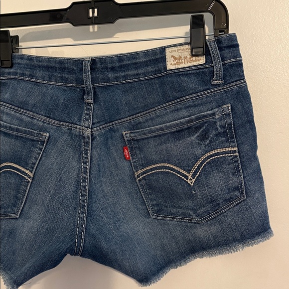 Levi’s Low Rise Shorty Shorts Denim Shorts 7 / 27 - Picture 7 of 9